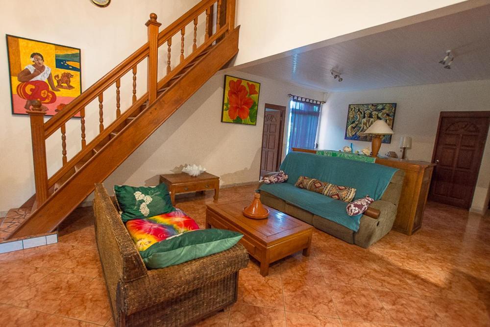 Fare Om Hotel Pihaena ภายนอก รูปภาพ