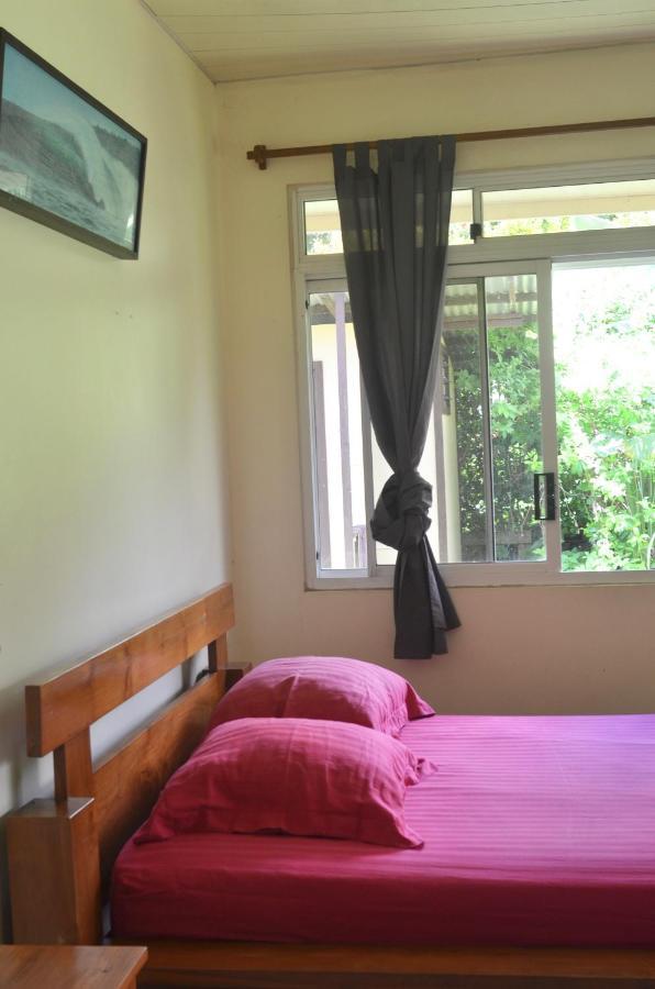 Fare Om Hotel Pihaena ภายนอก รูปภาพ