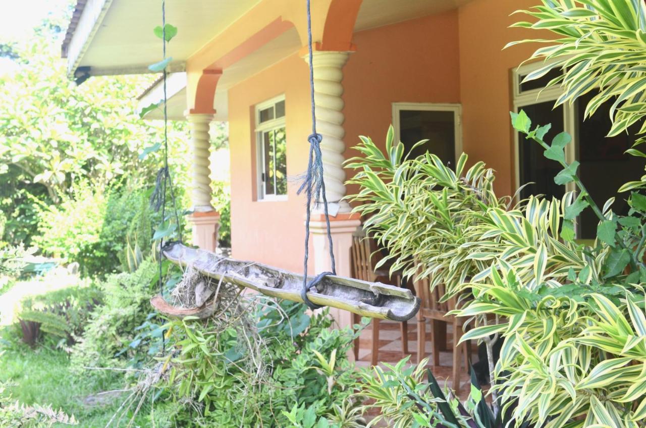 Fare Om Hotel Pihaena ภายนอก รูปภาพ
